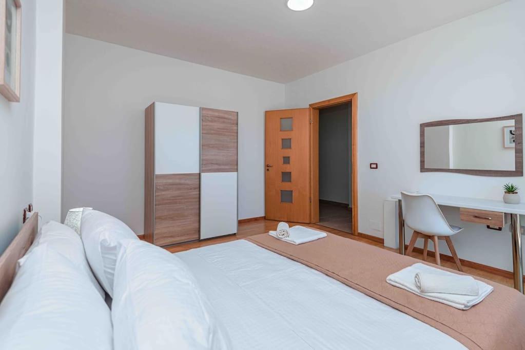 Grand View Apartment Durrës Exteriér fotografie